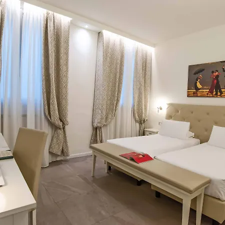 Accademia Hotel
