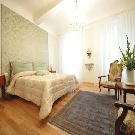 Accademia 3* Florence