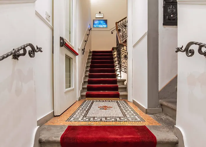 Hotel Accademia 3*