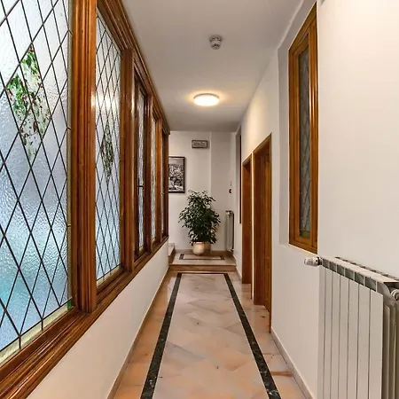 学院酒店 酒店 3*