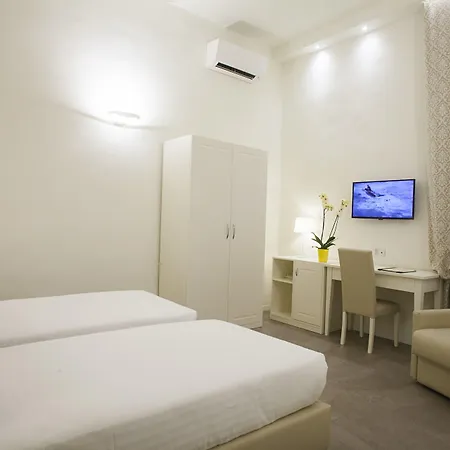 Accademia Hotel 3*