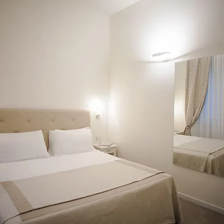 Accademia Hotel
